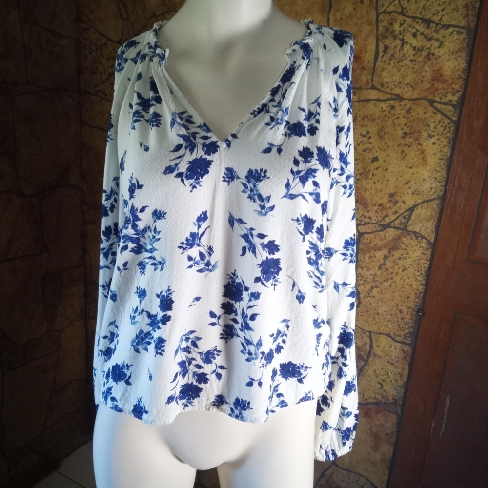 Old Navy Blue and White Floral Blouse